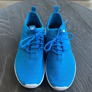 Nike womens juvenate